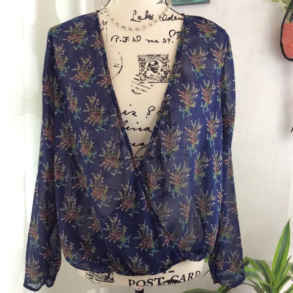 Charming Charlie Navy Floral Semi Sheer Blouse S - Picture 2 of 9